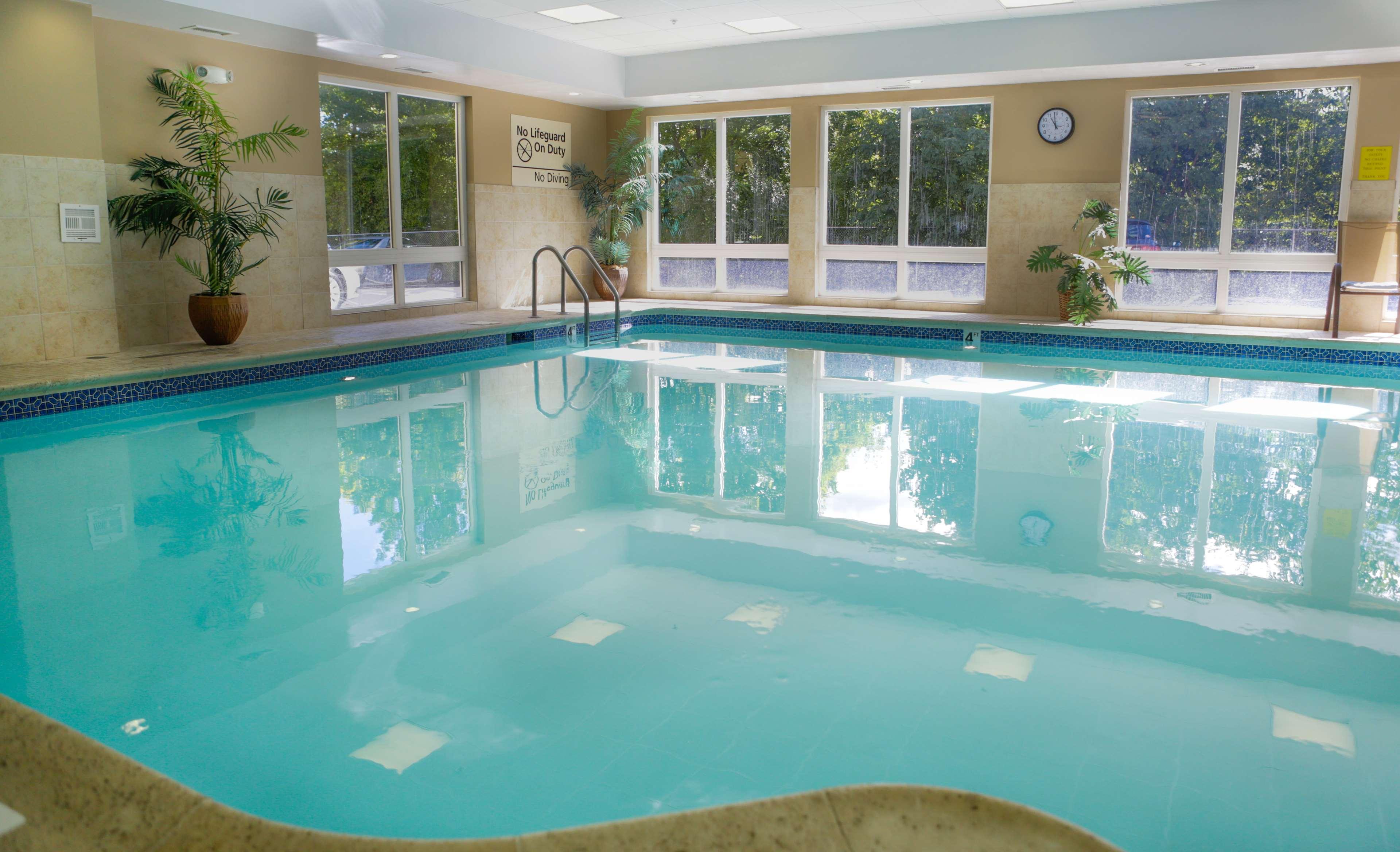 Hampton Inn & Suites Greenfield Bagian luar foto