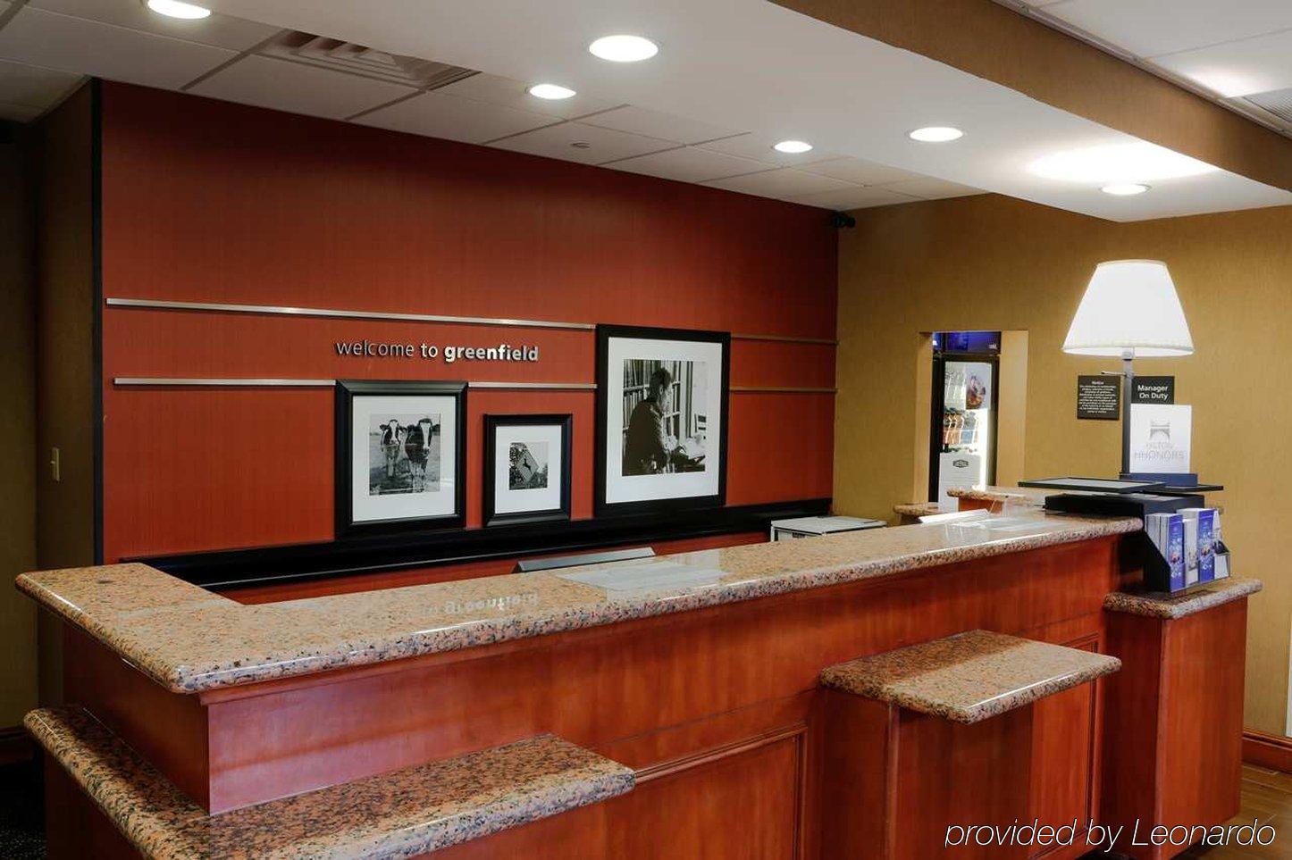 Hampton Inn & Suites Greenfield Bagian luar foto