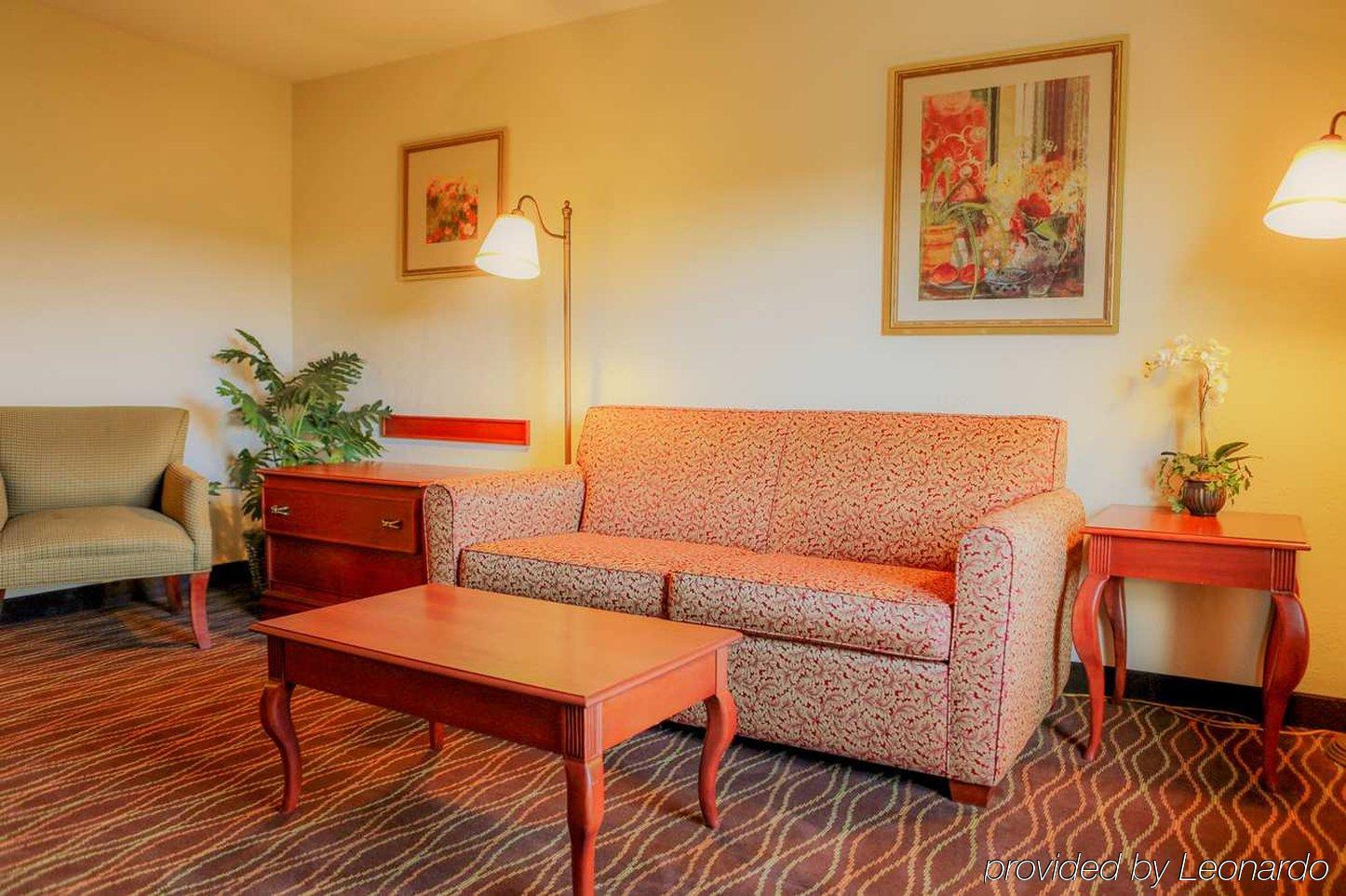 Hampton Inn & Suites Greenfield Bagian luar foto