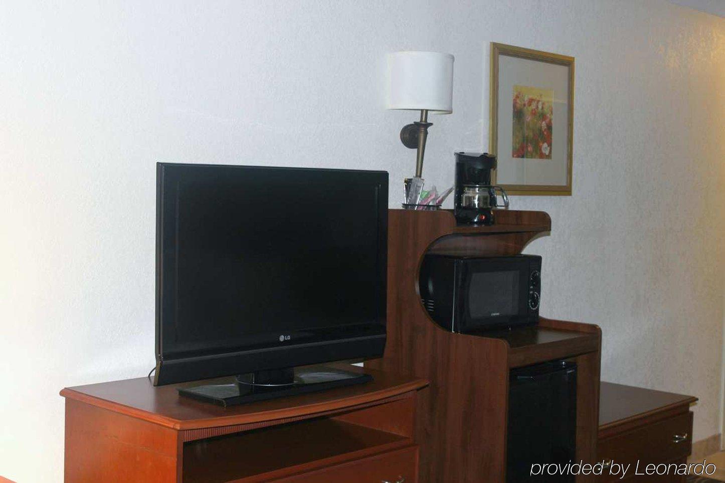 Hampton Inn & Suites Greenfield Bagian luar foto