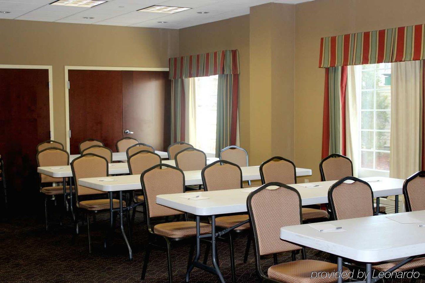 Hampton Inn & Suites Greenfield Bagian luar foto