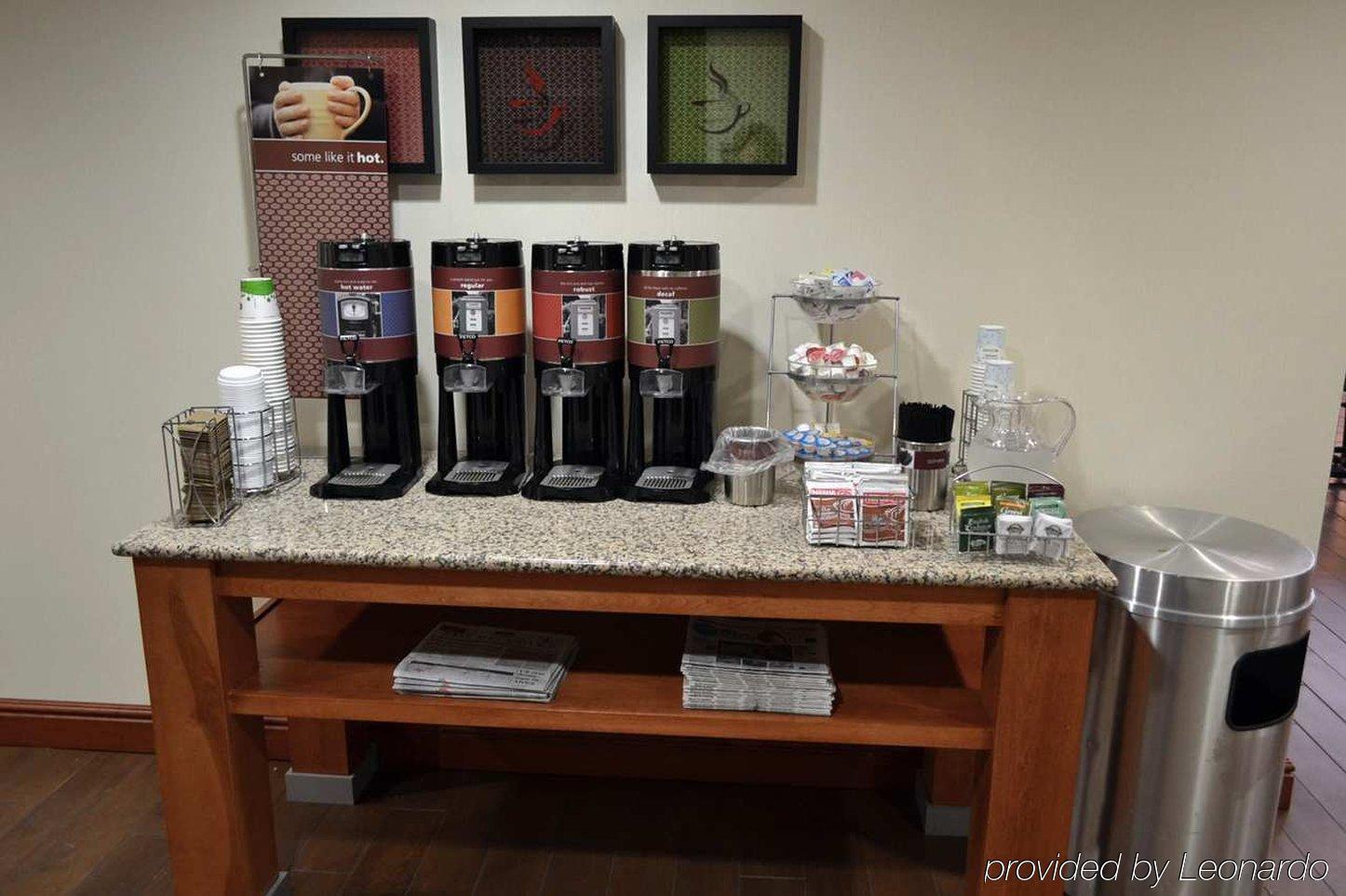 Hampton Inn & Suites Greenfield Bagian luar foto